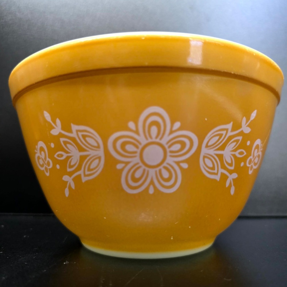 Pyrex Mixing Bowl 1.5 Pt Yellow Butterfly Gold 401 Vintage Glassware